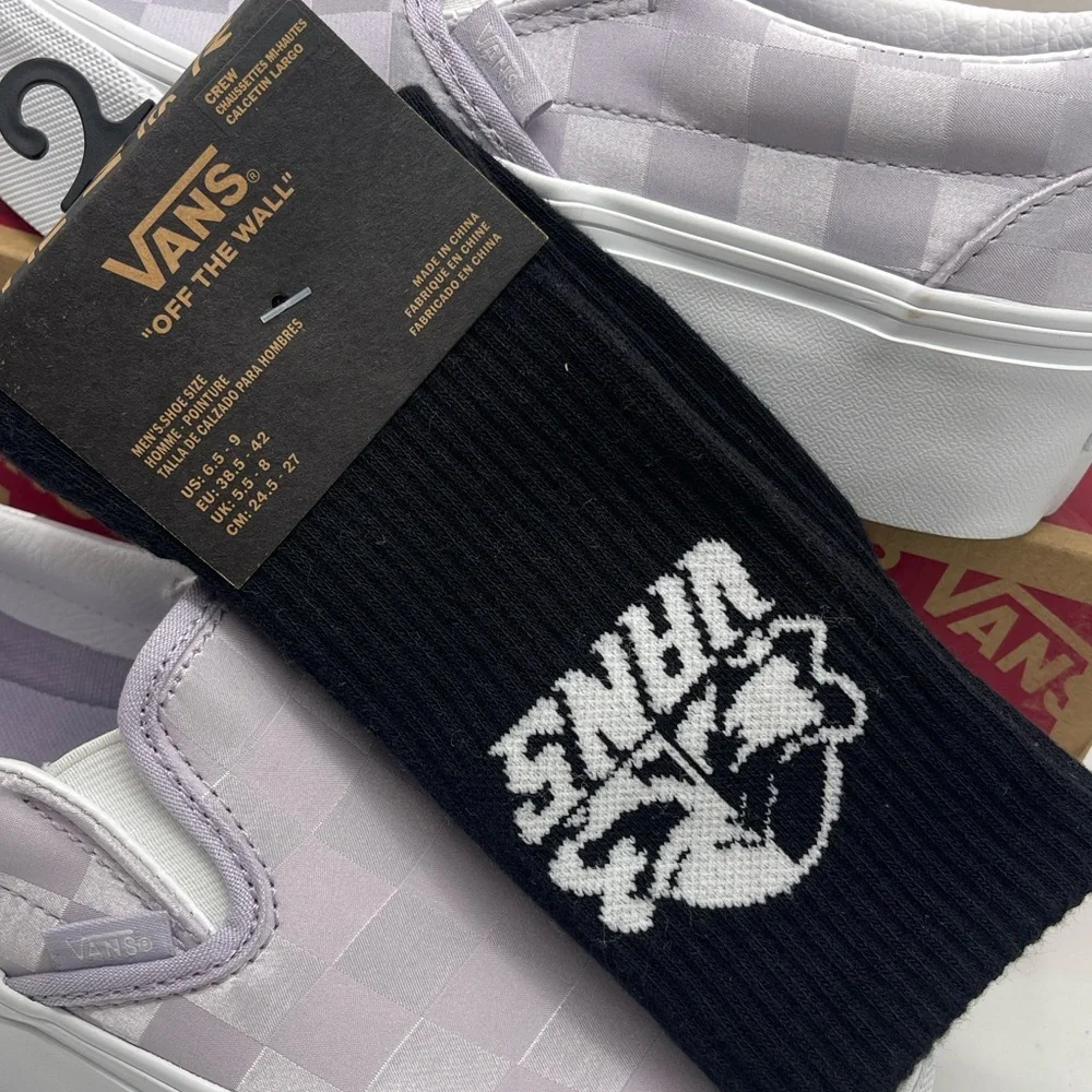 Vans Major Type Crew Socks (1 pair)
with jacquard art of a sinister skull - Picture 11 of 16